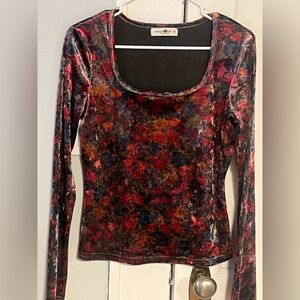 Natural Life velvet long sleeve top